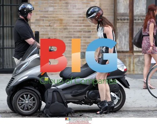 Brooke Shields on Vespa in NYC