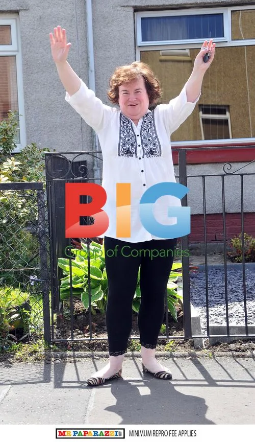 Susan Boyle Relaxes with Mechanics