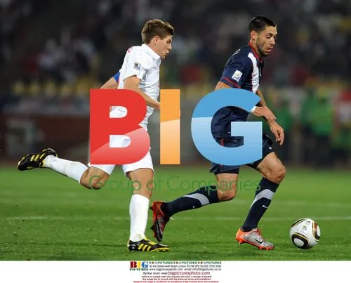 Steven Gerrard vs Clint Dempsey in World Cup Match