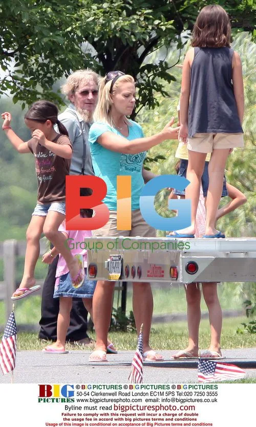 Kate Gosselin with Kids Filming 'Kate Plus Eight'
