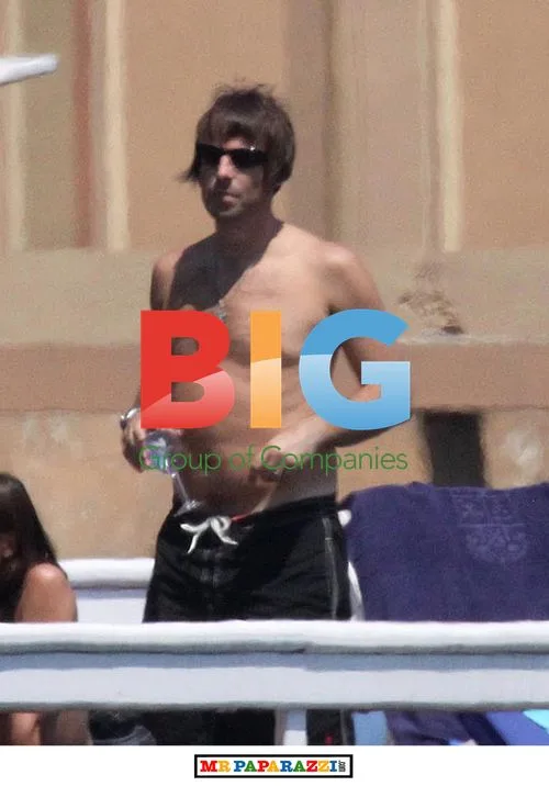 Liam Gallagher and Friends Vacationing in Italy