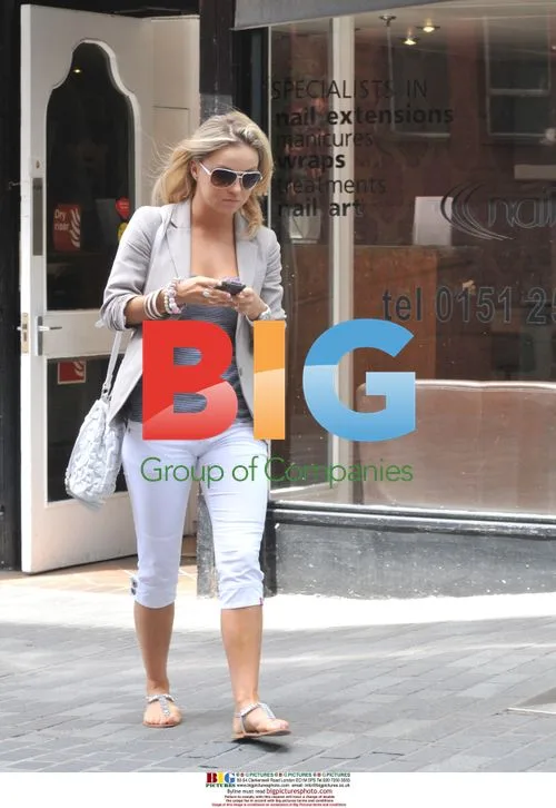 Ola Jordan Gets Nails Done