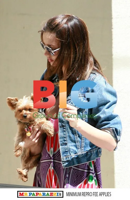 Miranda Kerr Shows Off Engagement Ring