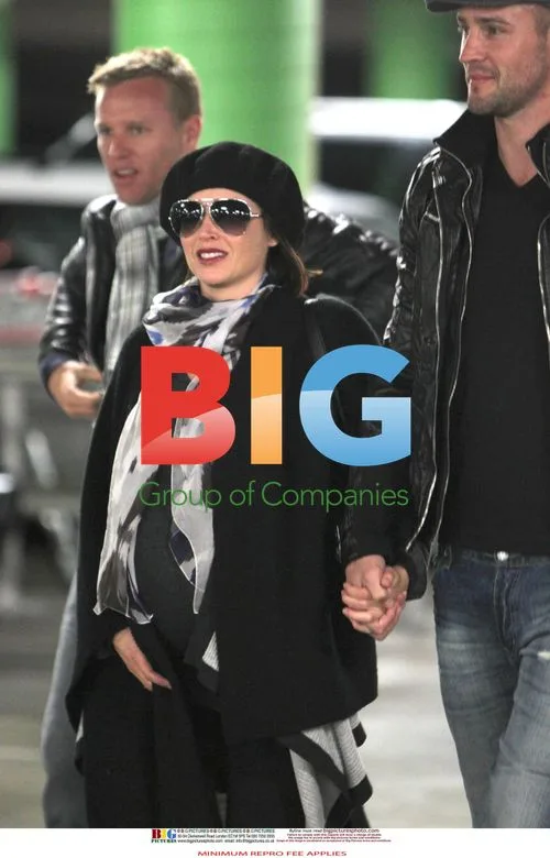 Dannii Minogue Shopping with Boyfriend