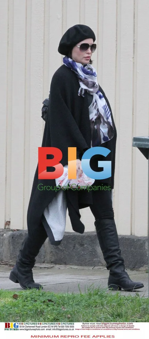 Dannii Minogue Shopping in Melbourne