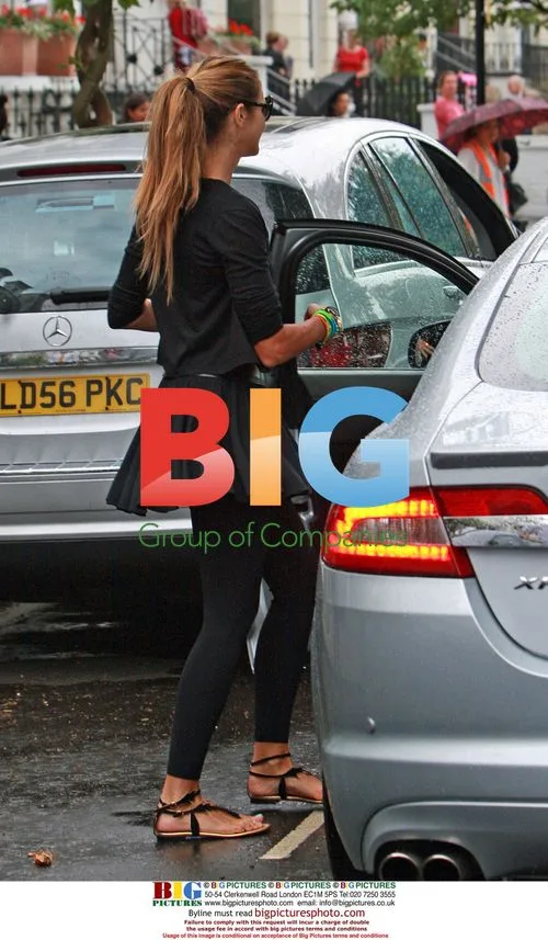 Elle Macpherson on School Run