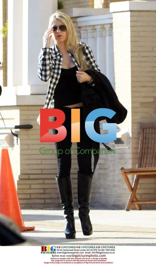 Anna Kourikova Shopping in LA