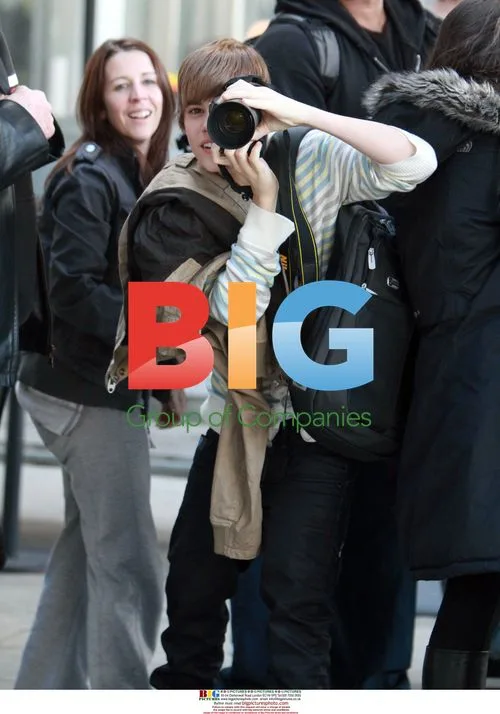 Justin Bieber Turns Camera on Photographer