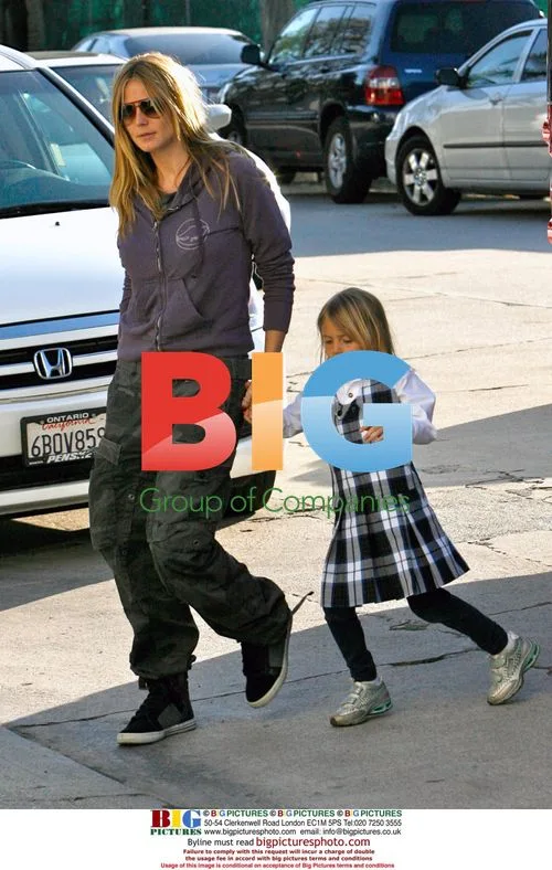 Heidi Klum picks up kids from school