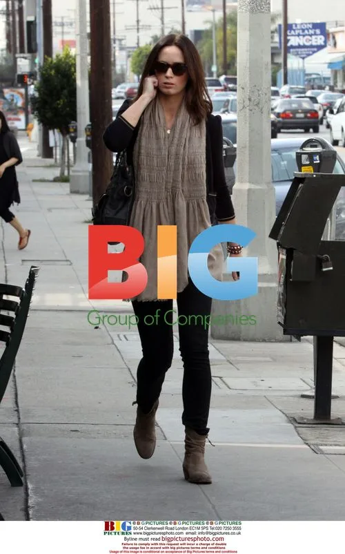Emily Blunt Grabs Lunch in West Hollywood