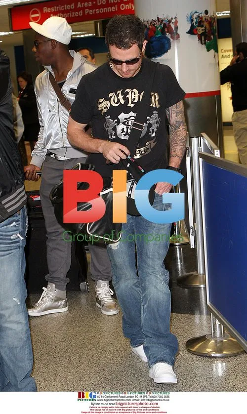 Wayne Bridge Arrives in Miami