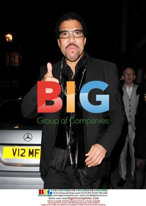 Lionel Ritchie Leaving Flower Shop