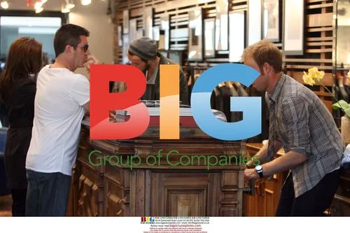 Simon Cowell and Mezhgan Hussainy Shopping in Malibu