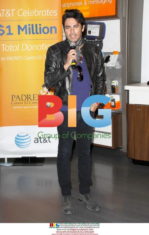 Beto Cuevas at PADRES Contra El Cancer Event