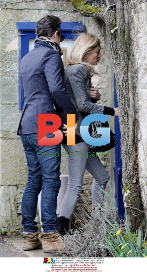 Kate Moss and Jamie Hince lunch with friends