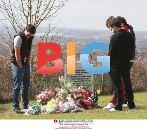 Jack Tweed visits Jade Goody's grave