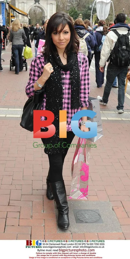 Roxanne Pallett Feeds Swans in Dublin