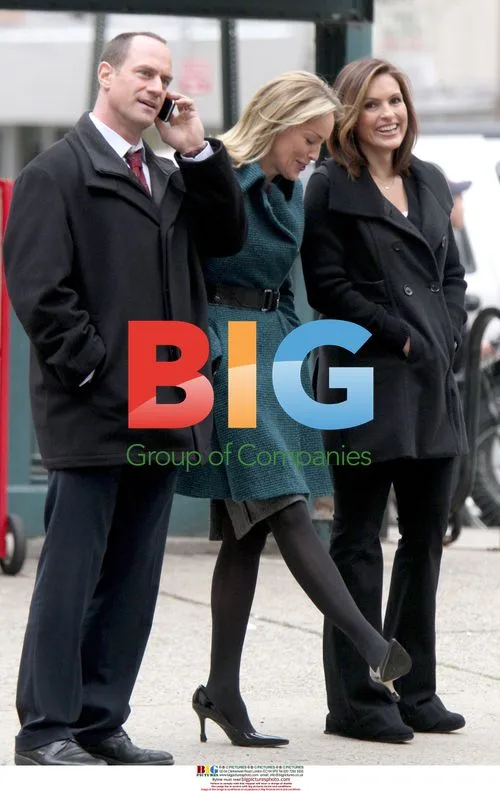 Christopher Meloni, Mariska Hargitay and Sharon Stone on 'SVU' set