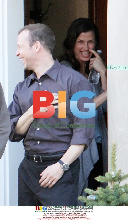 Donnie Wahlberg and Bridget Moynahan on "Reagan's Law" set