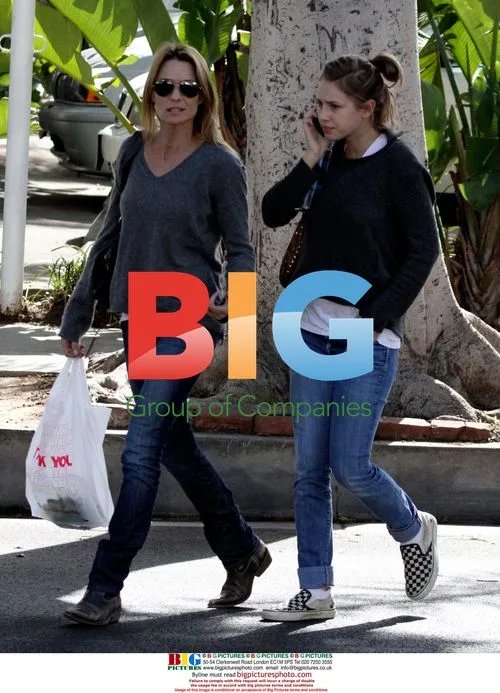 Robin Wright Penn out with daughter