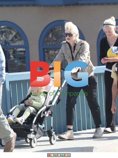Gwen Stefani and Gavin Rosdale Shop with Sons