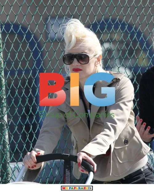 Gwen Stefani and Family Shopping in Santa Monica