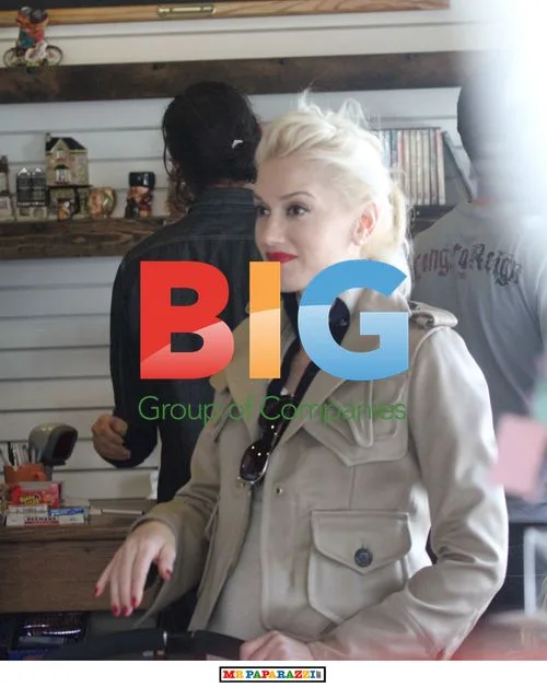Gwen Stefani and Family Shopping in Santa Monica
