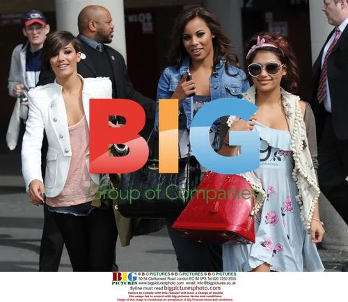 The Saturdays at Old Trafford for United Relief Live