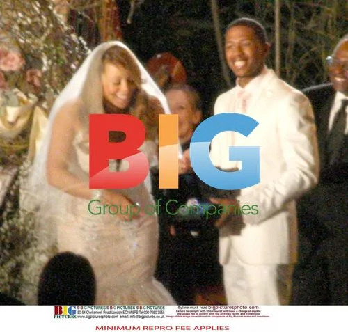 Mariah Carey renews vows with Nick Cannon