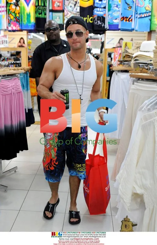 Jersey Shore Stars Shopping in Miami
