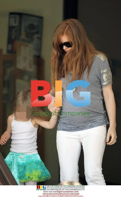 Isla Fisher Pregnant With Daughter
