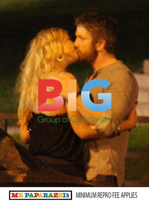Gerard Butler spotted with mystery blonde