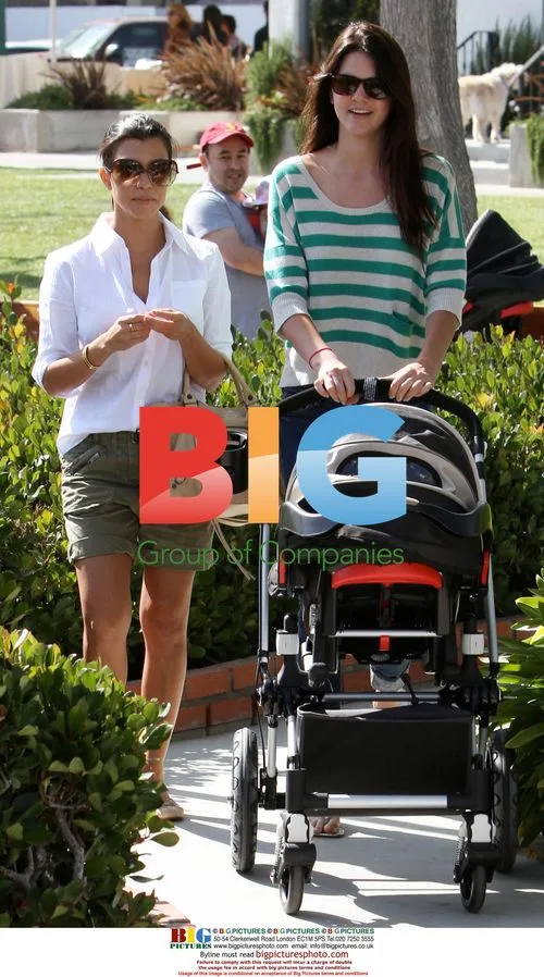 Kourtney, Kendall, Scott, Mason Shopping