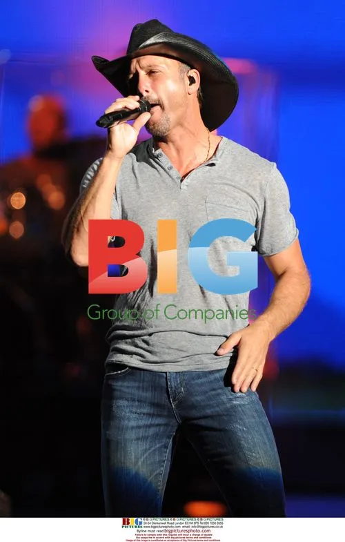 Tim McGraw Performs in West Palm