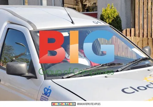 Susan Boyle Gets Lift to Shopping Centre