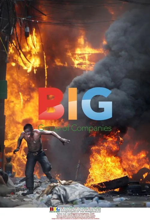Man flees from Bangkok fire
