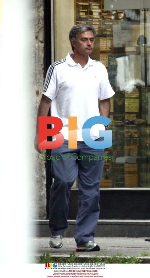 Mourinho Goes Shopping in Switzerland