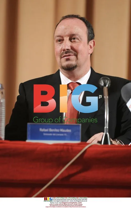 Rafa Benitez Awarded Medal