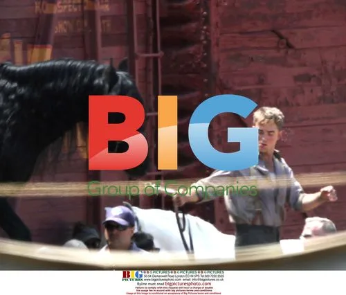 Robert Pattinson on 'Water For Elephants' set