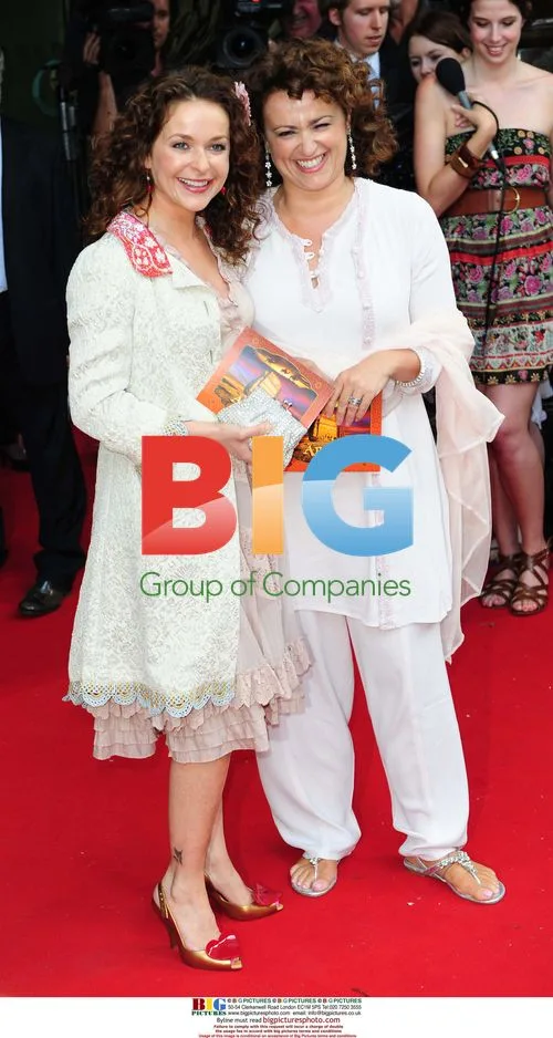 Julia and Nadia Sawalha at Arabia 3D Premiere