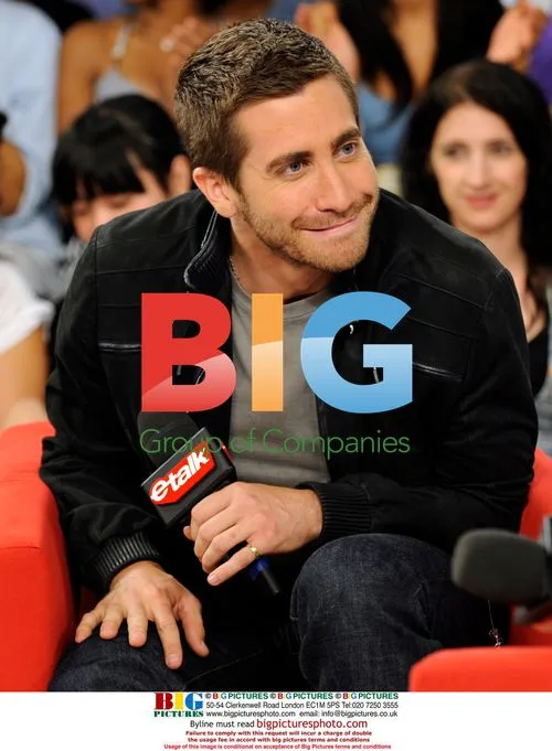 Jake Gyllenhaal Visits ETalk Studios