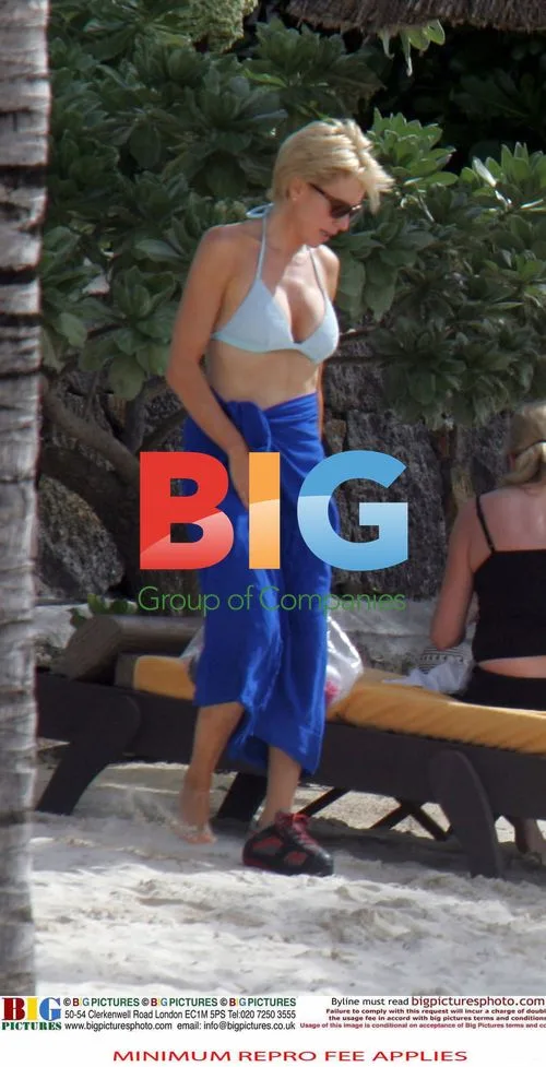Heather Mills on Beach Holiday with Boyfriend