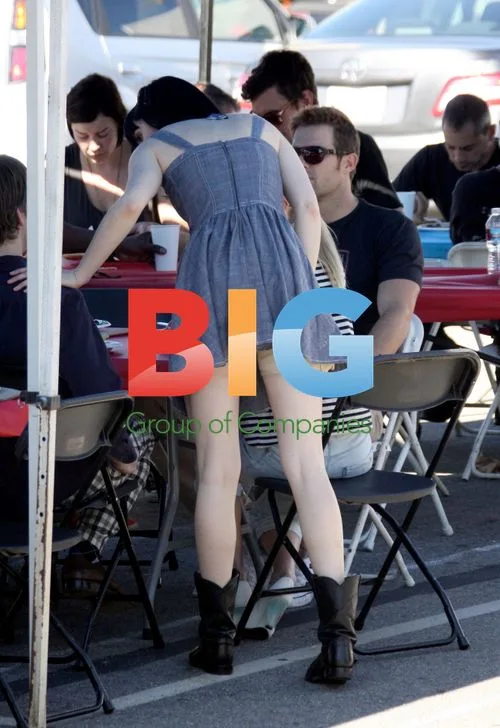 Krysten Ritter and Kate Bosworth on "BFF and Baby" set