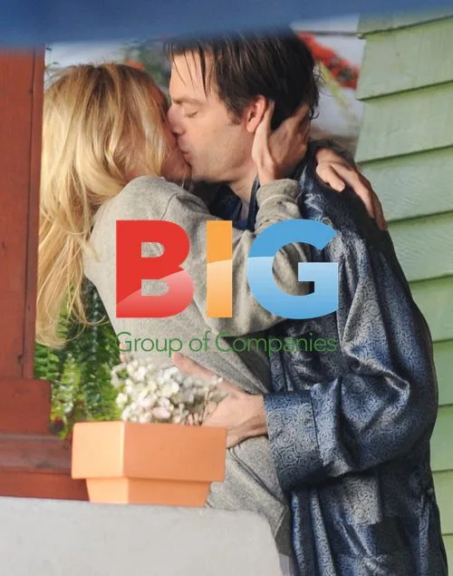 Kate Bosworth and Justin Kirk on set