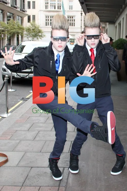 Jedward Seen Outside London Hotel