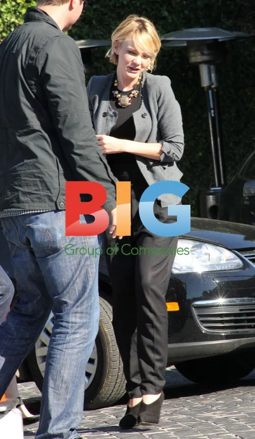 Carey Mulligan Meets Mystery Man for Lunch