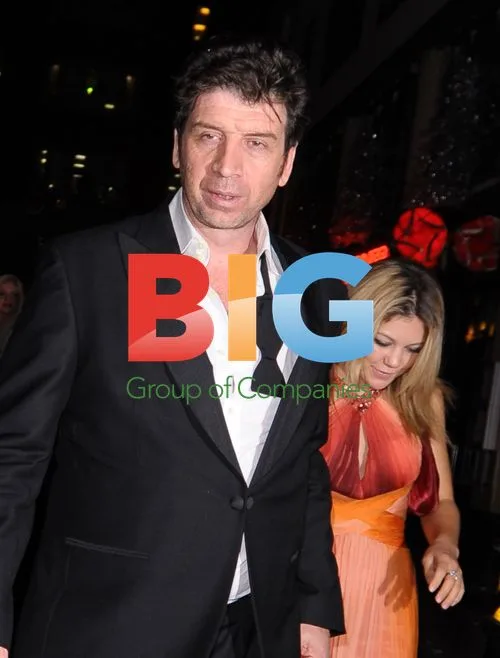 Nick Knowles and girlfriend Hannah leave club