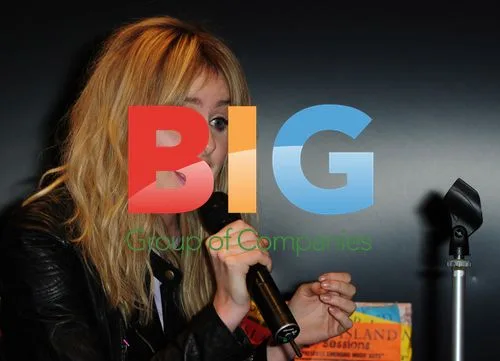 Diana Vickers at River Island