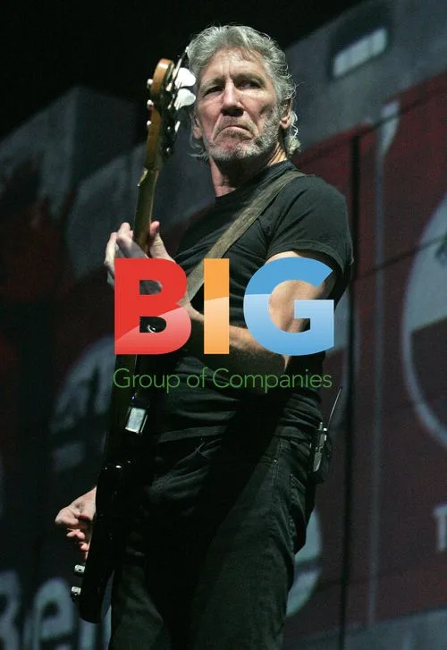 Roger Waters Performs 'The Wall' in Florida