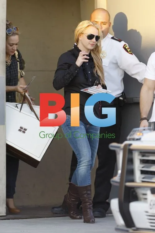 Britney Spears Early Christmas Shopping